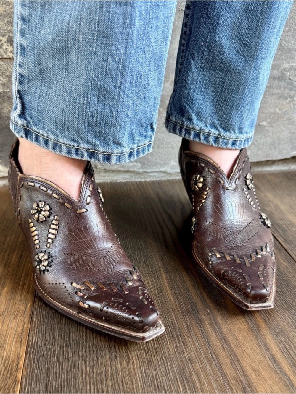 BCBGirls Brown Gold Leather Low Heel Cowgirl Western  Ankle Boots Size 9.0 B - Picture 12 of 14